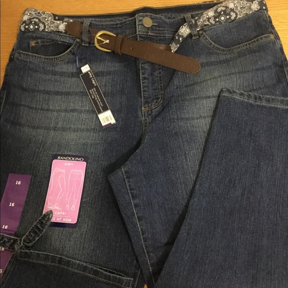 Bandolino Denim - Size 16 Capri. Amy. Embroidered. NWT.